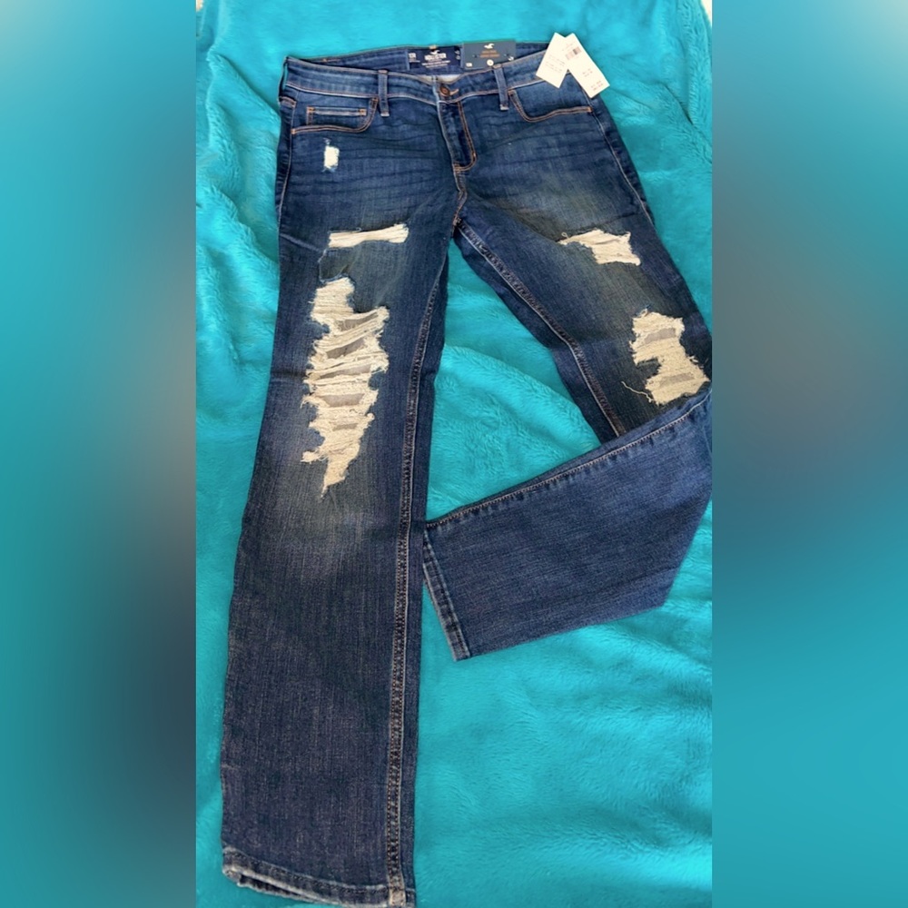 NWT Women’s Hollister dark wash distressed skinny jeans size 13R/31W